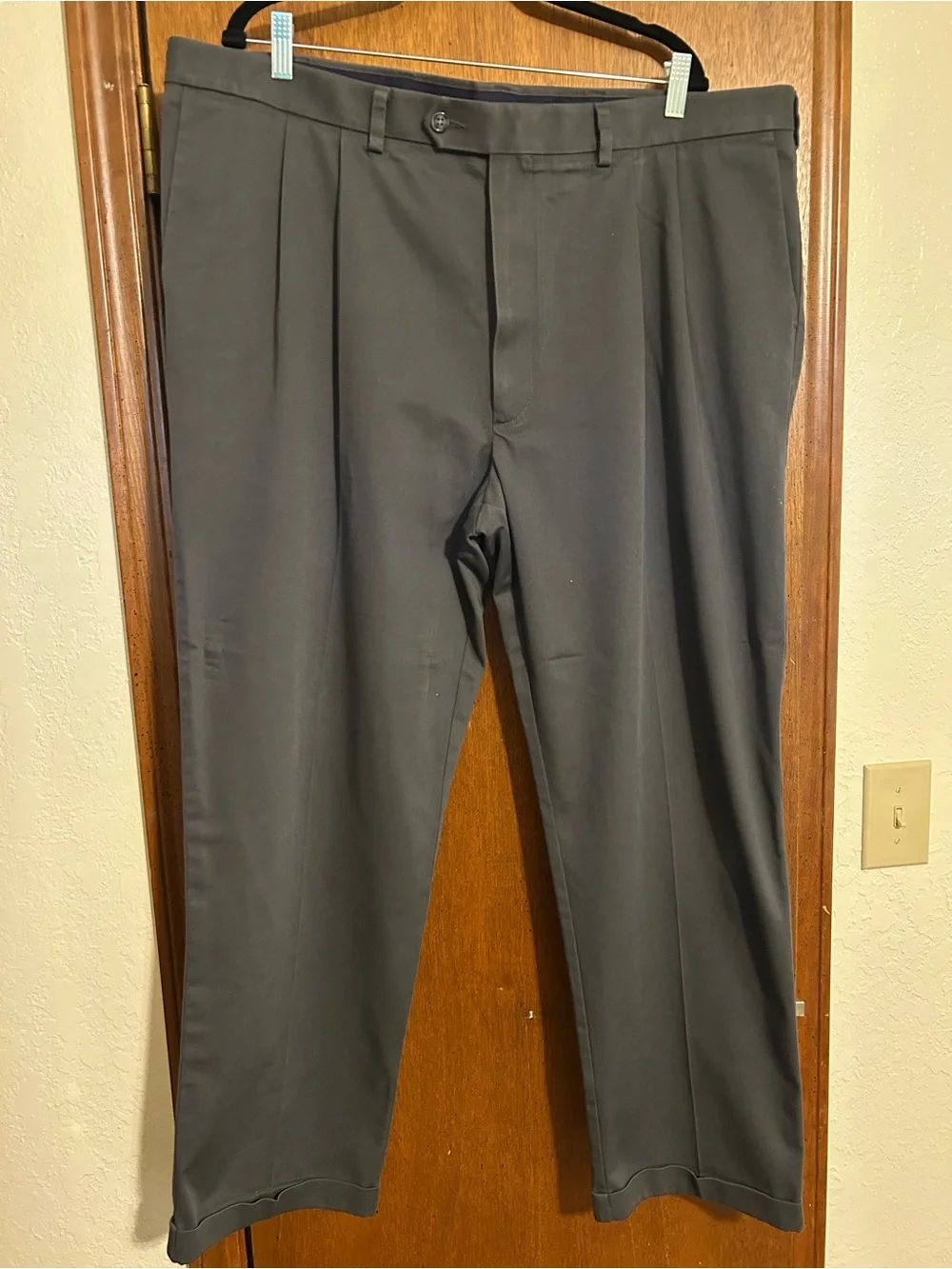 Roundtree & Yorke Gray TravelSmart Dress Pants